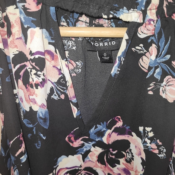 Torrid Women's Black Floral Sleeveless Halter Top Size L (0) - Picture 6 of 6